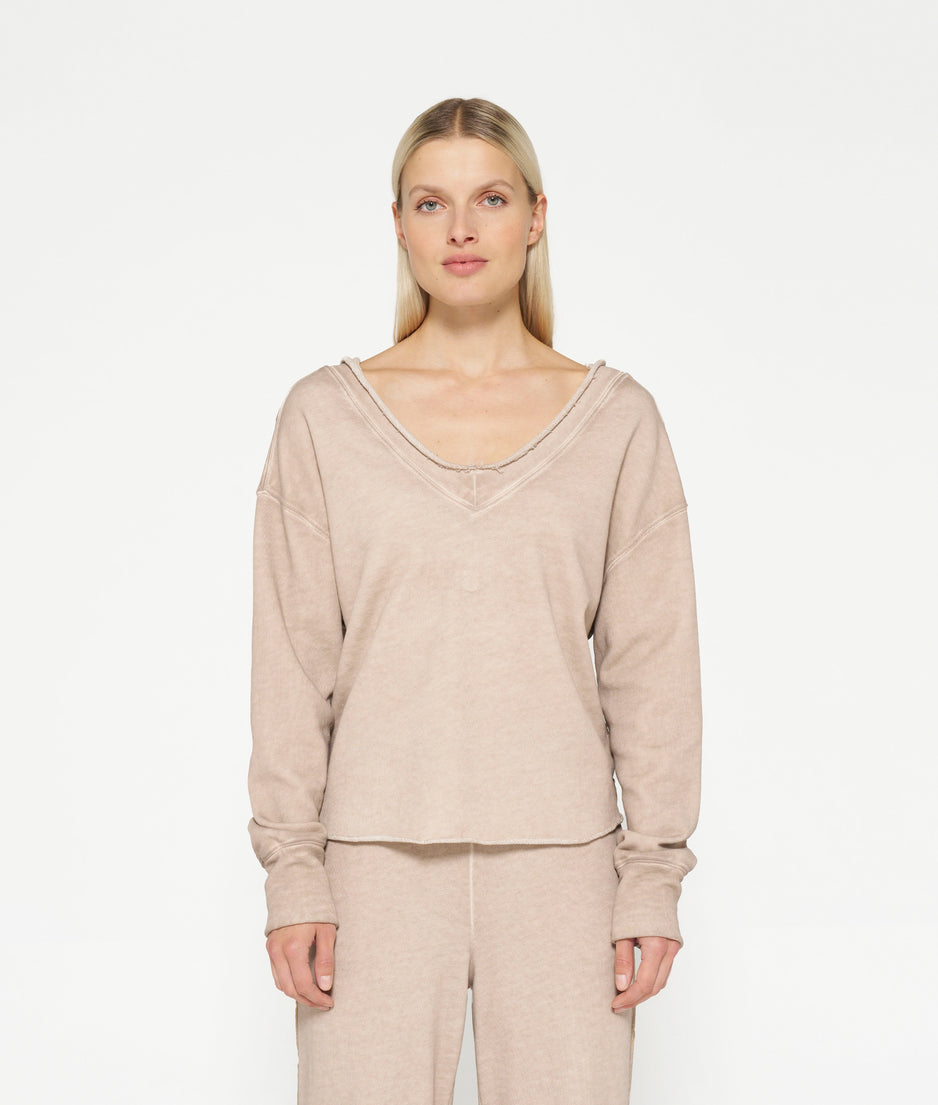 double v-neck sweat | sepia sand