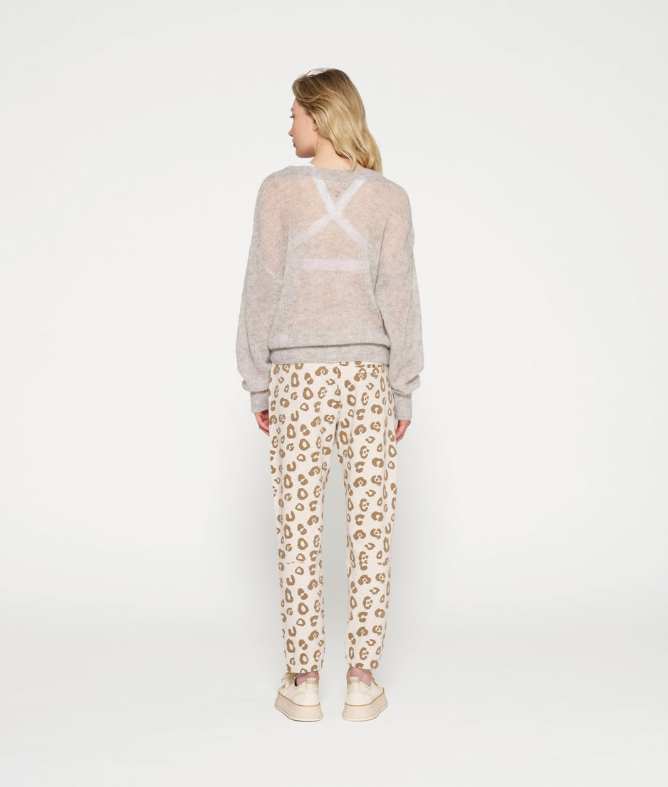 cropped jogger leopard | soft white melee
