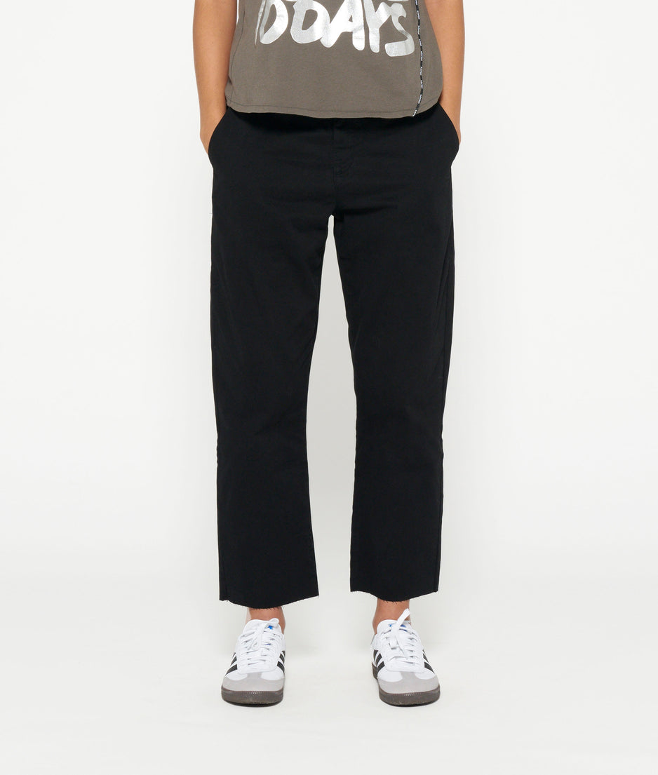washed chino | black