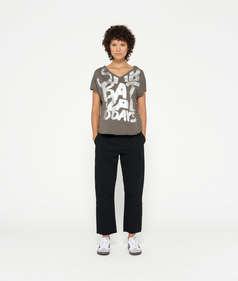 washed chino | black