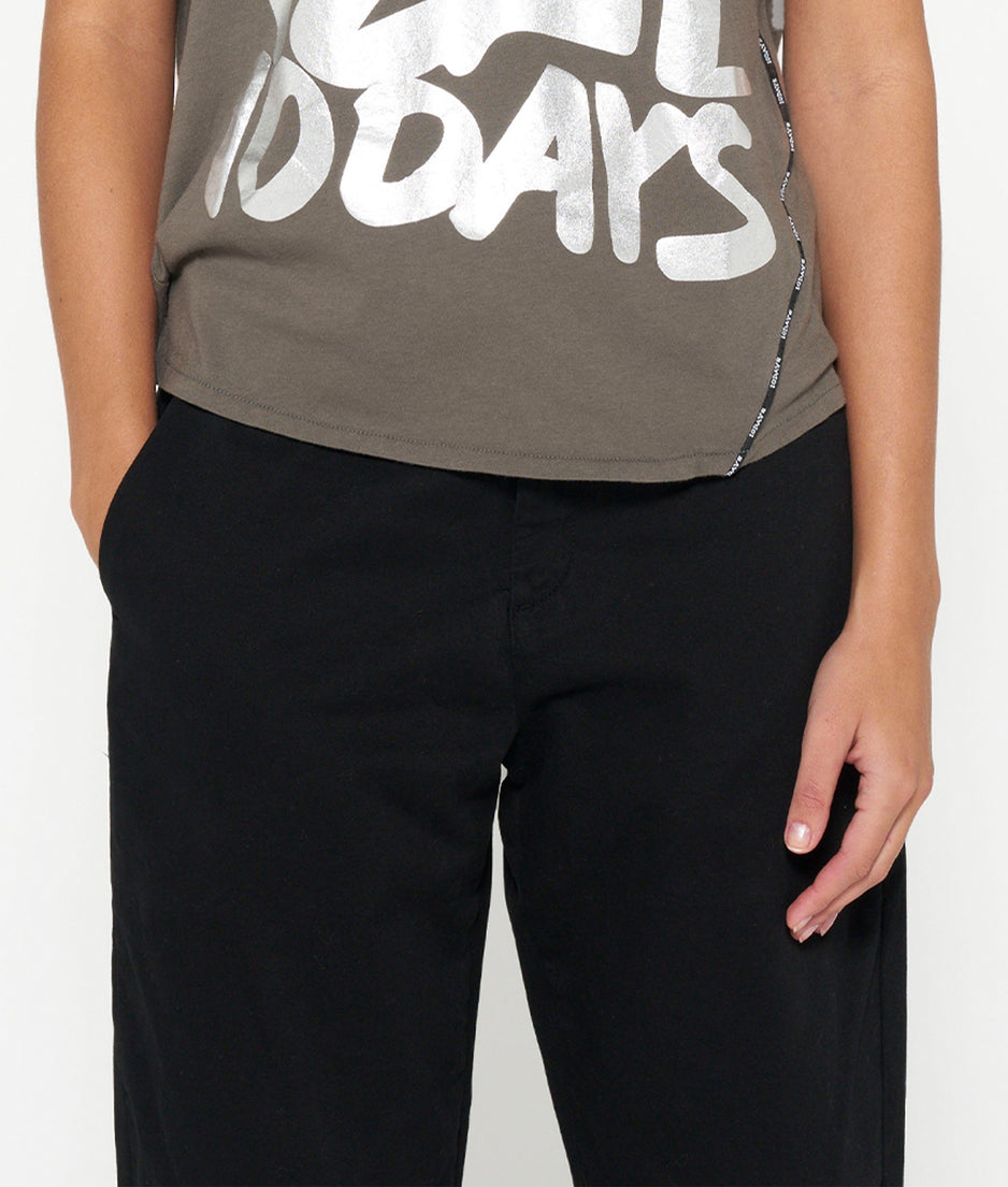 washed chino | black