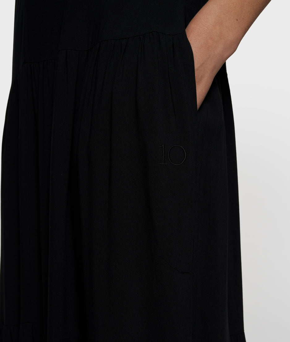 flowy maxi dress | black