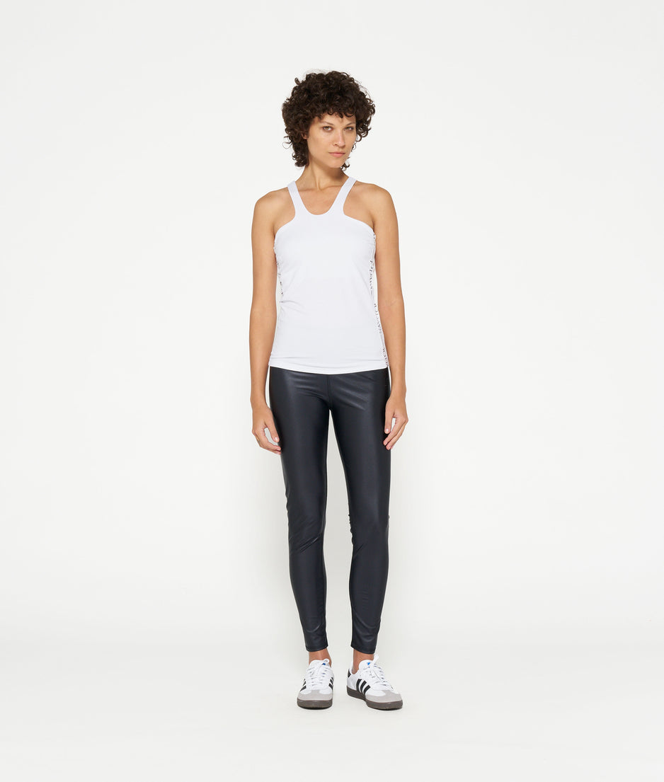 sporty wrapper | white