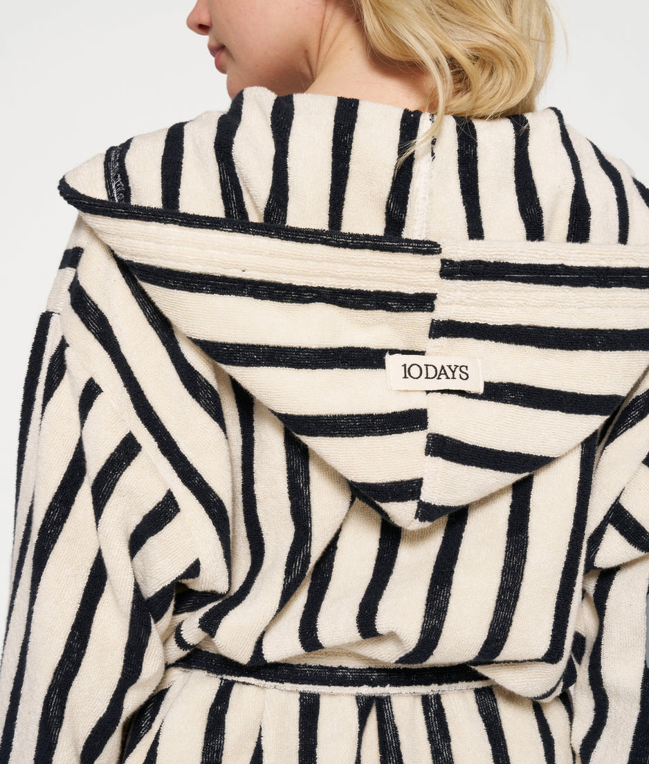 bathrobe stripes | ecru/black