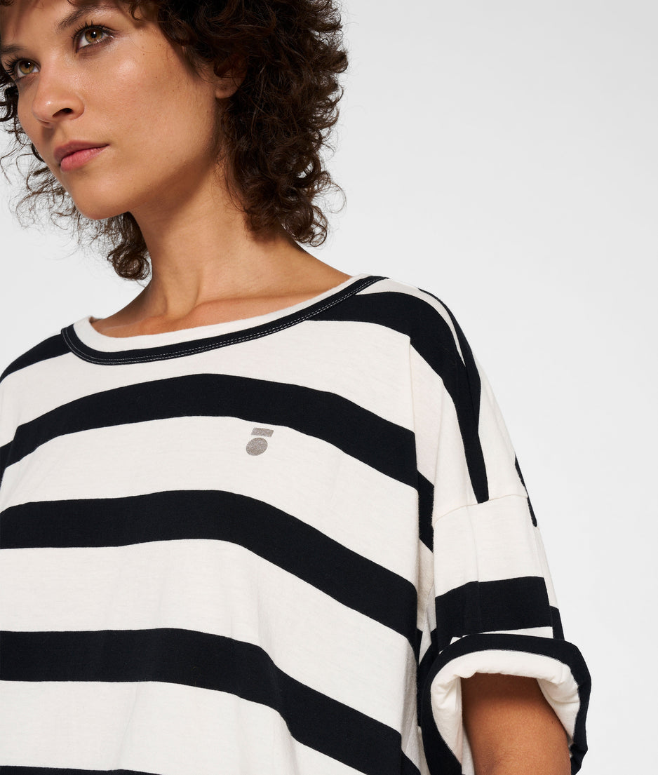 oversized tee stripes | white/black