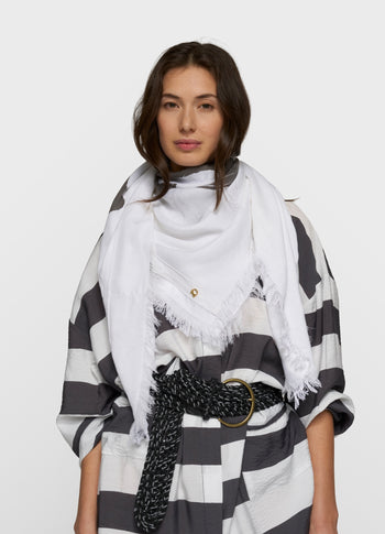 scarf love on top | white