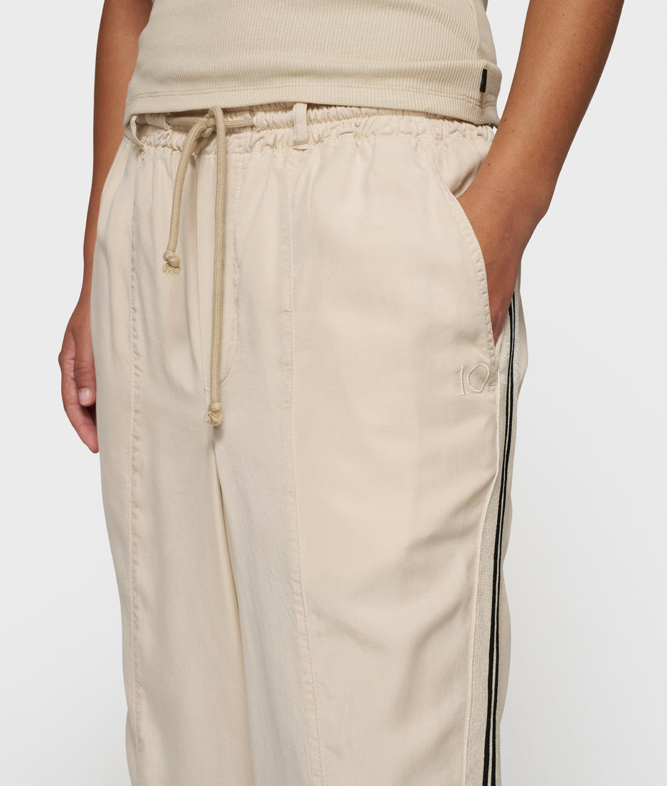 wide tapered pants tencel | light earth