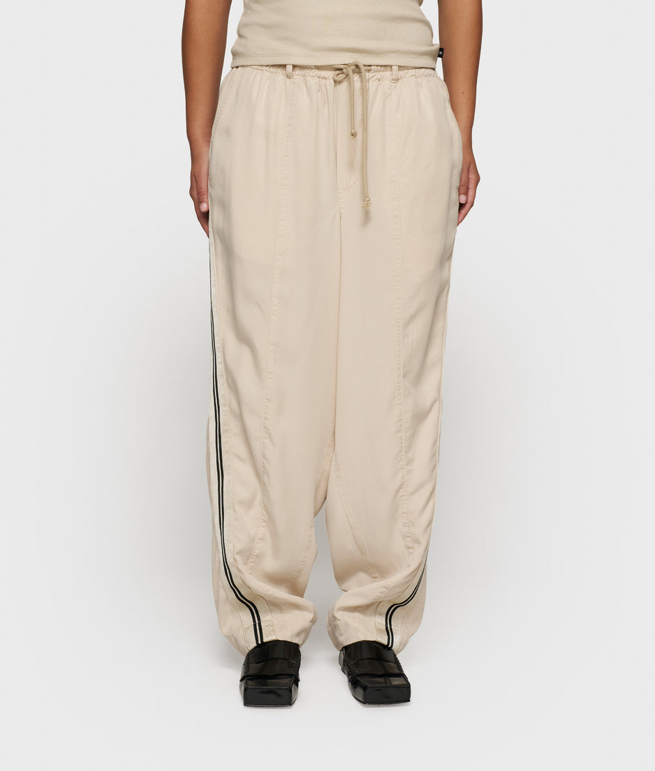 wide tapered pants tencel | light earth