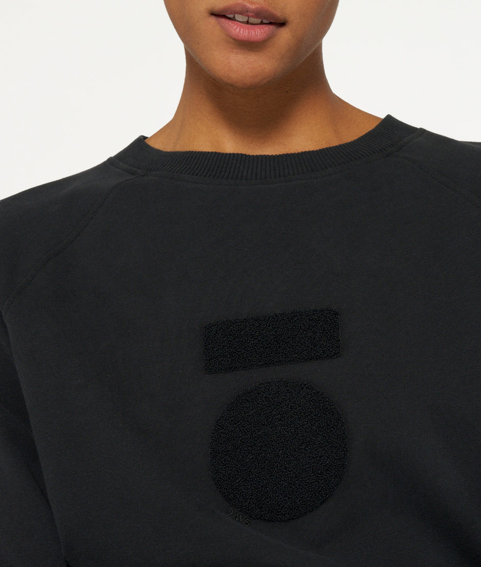 THE CREW NECK SWEATER | black