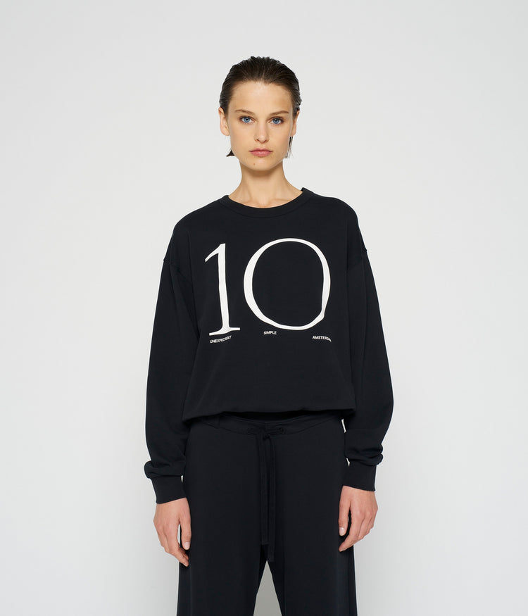 sweater 10 | black