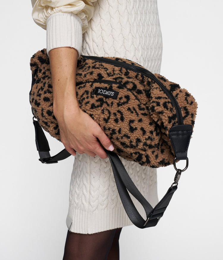 banana bag leopard | dark fudge