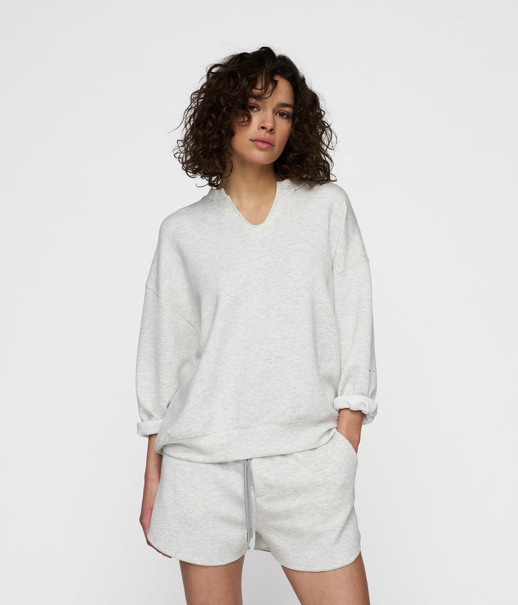 soft scuba v-neck sweater | white grey melee