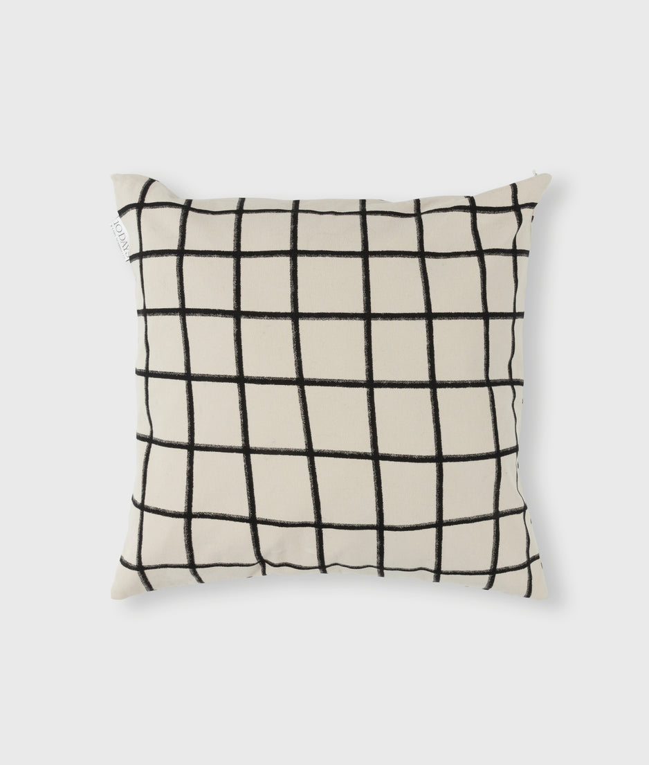 10DAYS x Lois Schindeler pillow cover check | light safari