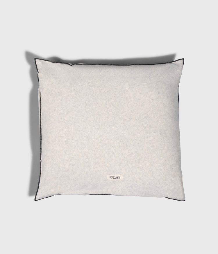 pillow contrast 60x60 | soft white melee
