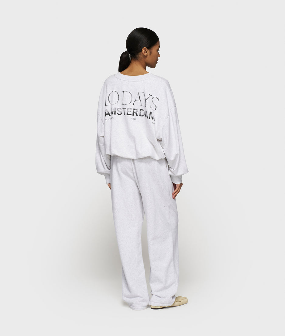 pleated sweater back stamp | white grey melee