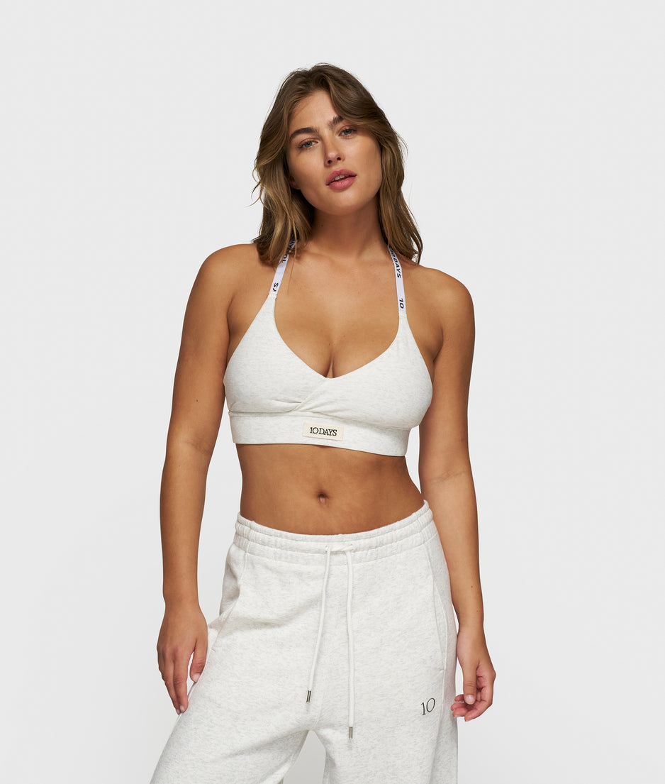 the BAR-BRA | white melee