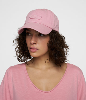 cap | bright raspberry