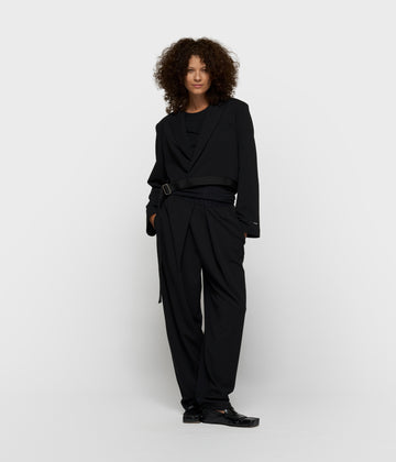 pleated pants | black