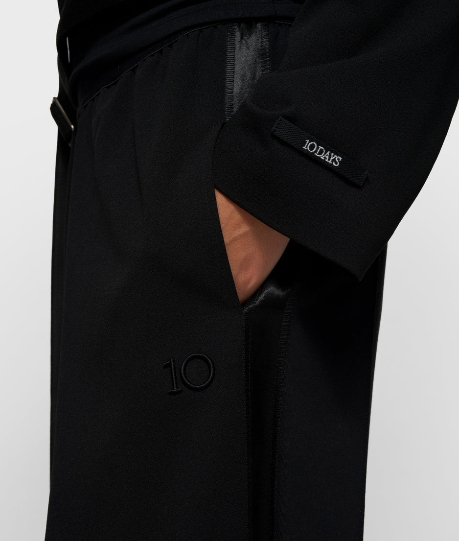 pleated pants | black