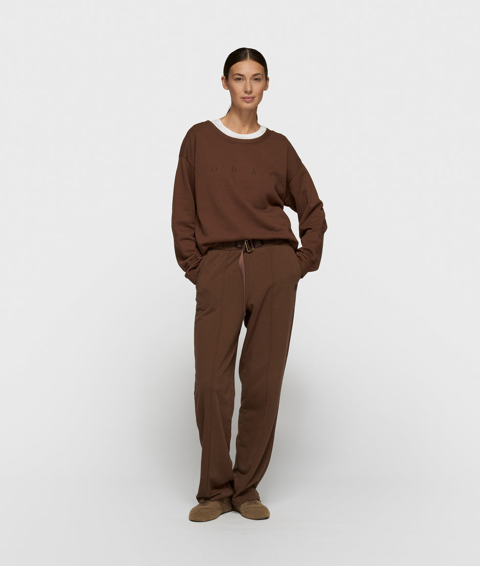 clean sweater logo | dark truffle