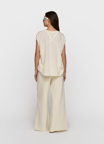 v-neck top viscose | soft vanilla