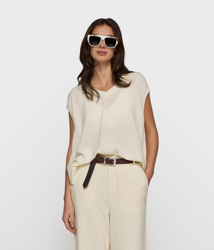 v-neck top viscose | soft vanilla