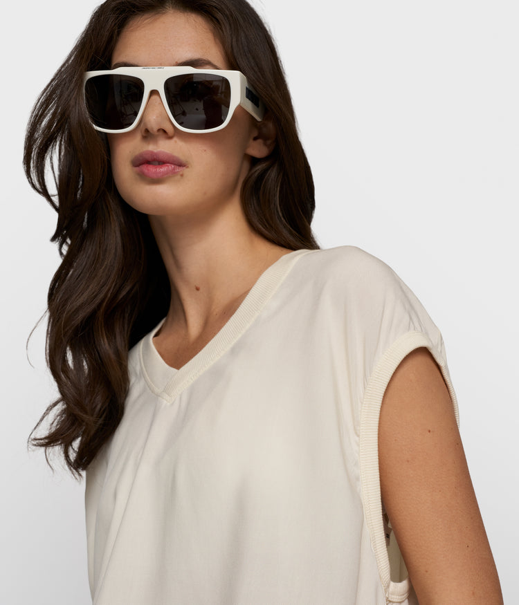 v-neck top viscose | soft vanilla