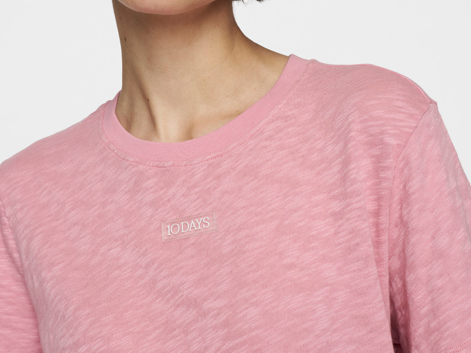petite tee | bright raspberry