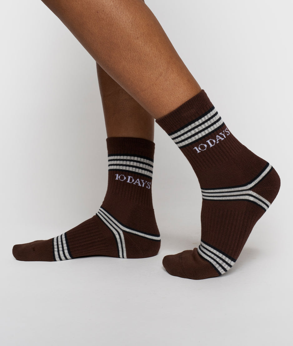socks stripes | deep brown