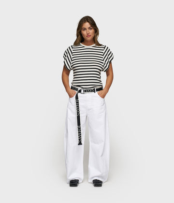 strong shoulder tee modal stripes | ecru/black