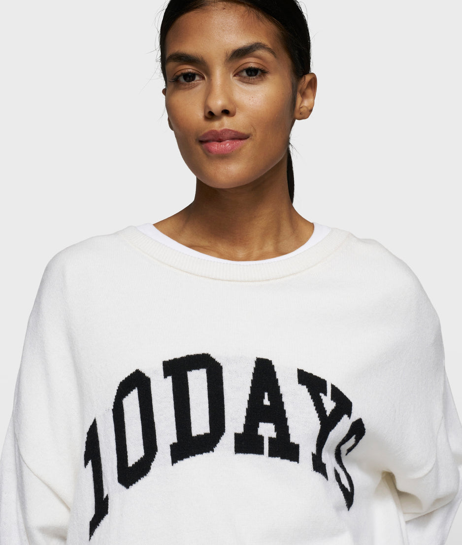 statement sweater knit | white