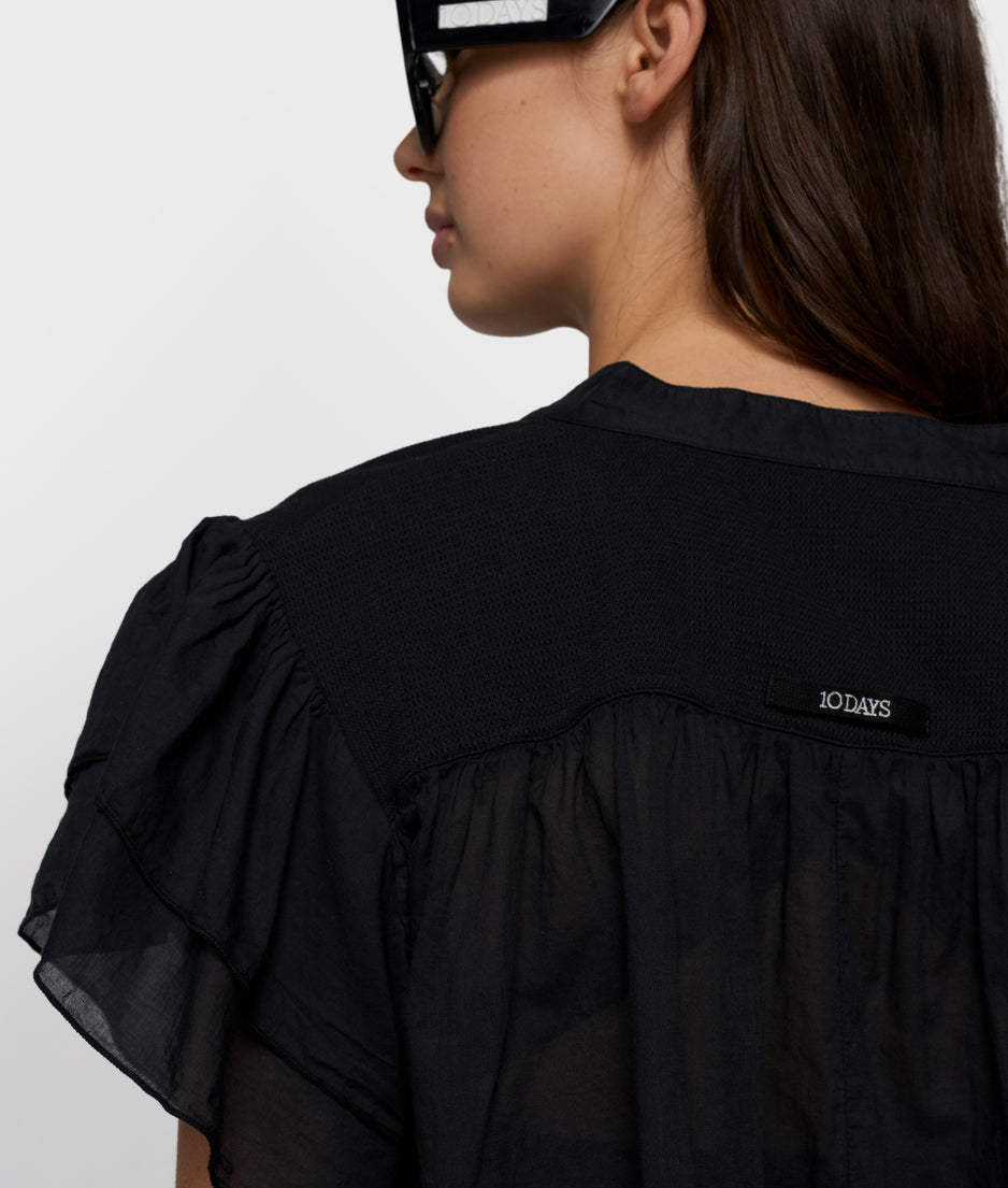 a-line ruffle top | black