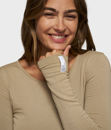 extra long sleeve tee modal | earth