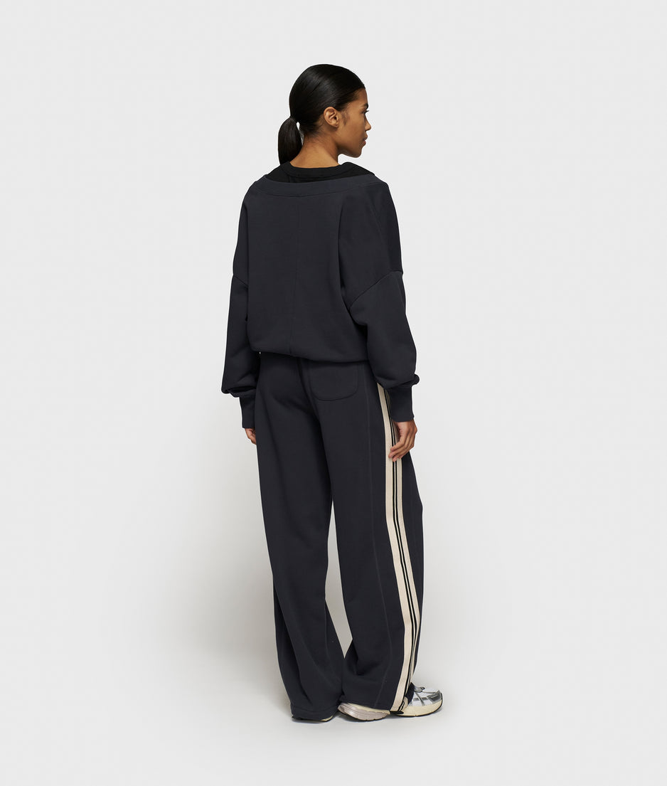 v-neck double sweater | dark navy