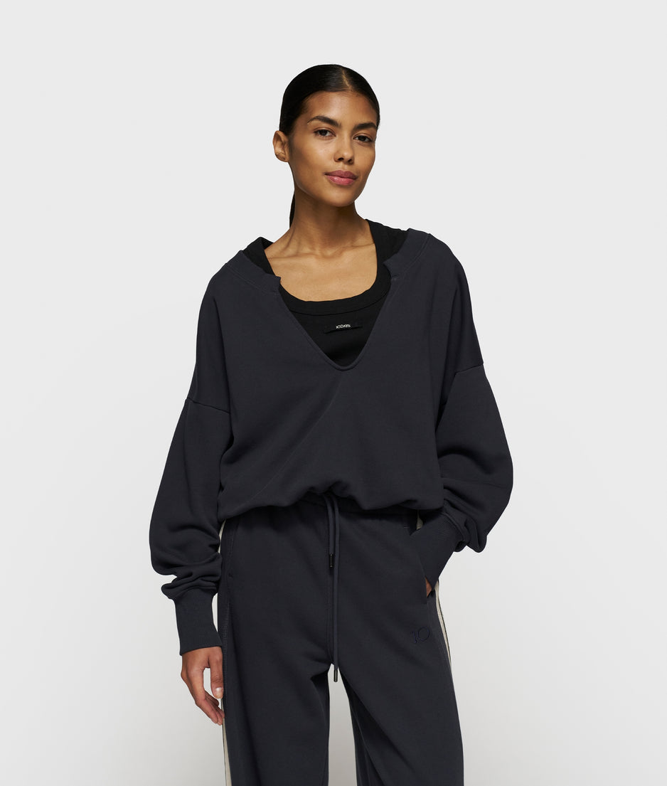 v-neck double sweater | dark navy