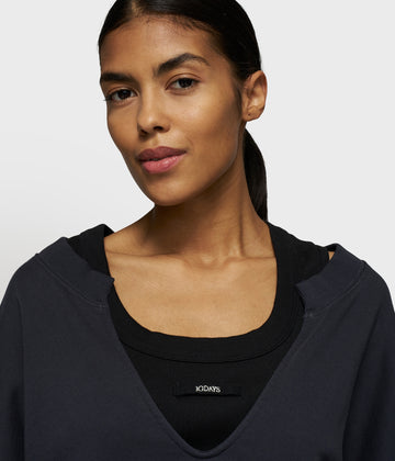 v-neck double sweater | dark navy