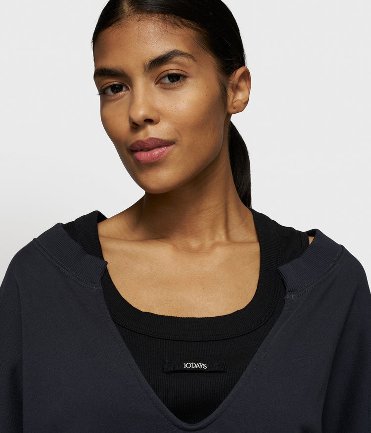 v-neck double sweater | dark navy