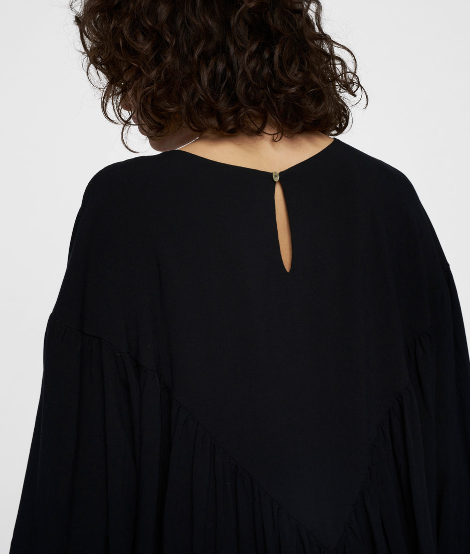 puffy blouse | black