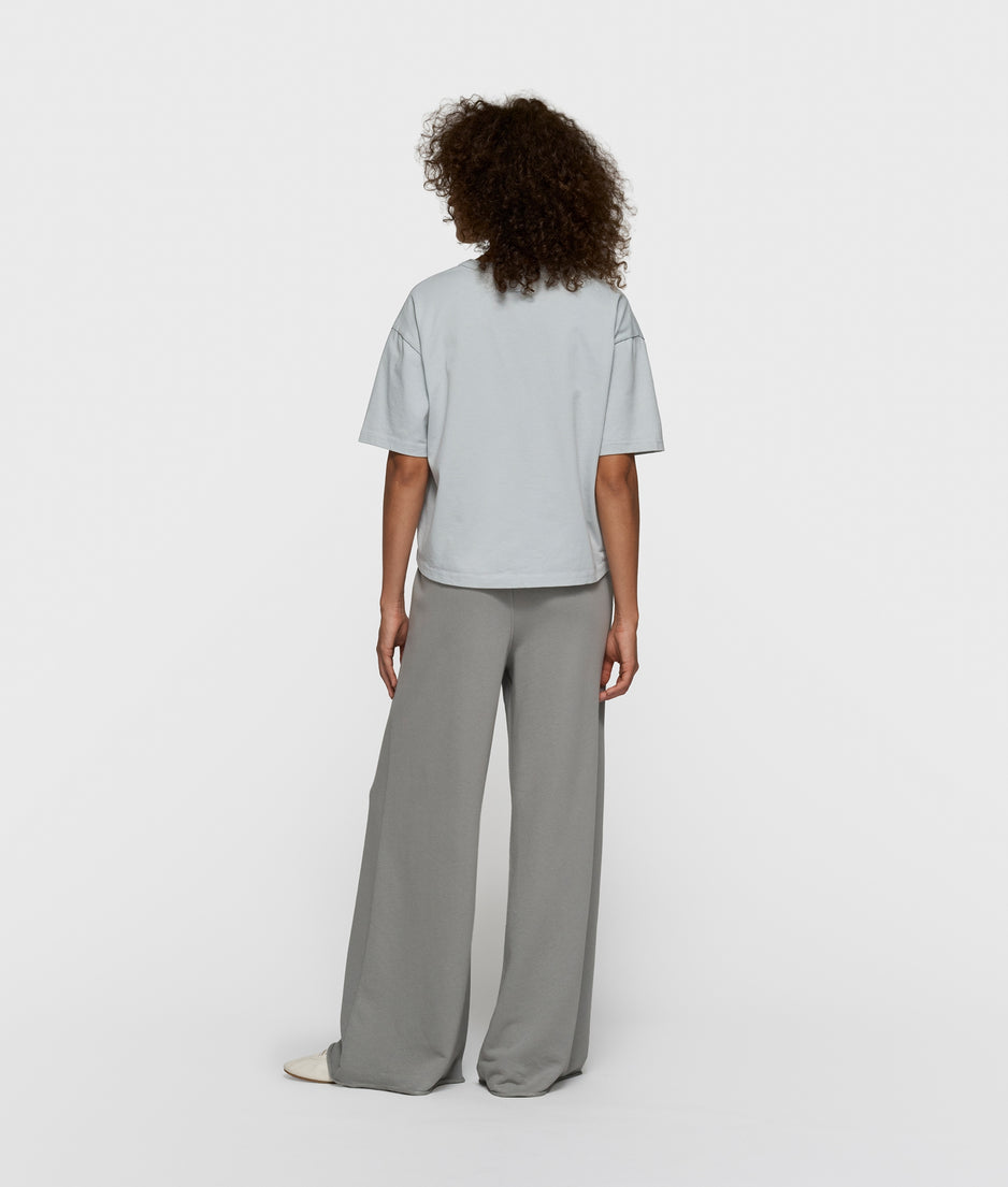 thick cotton v-neck tee | clean blue