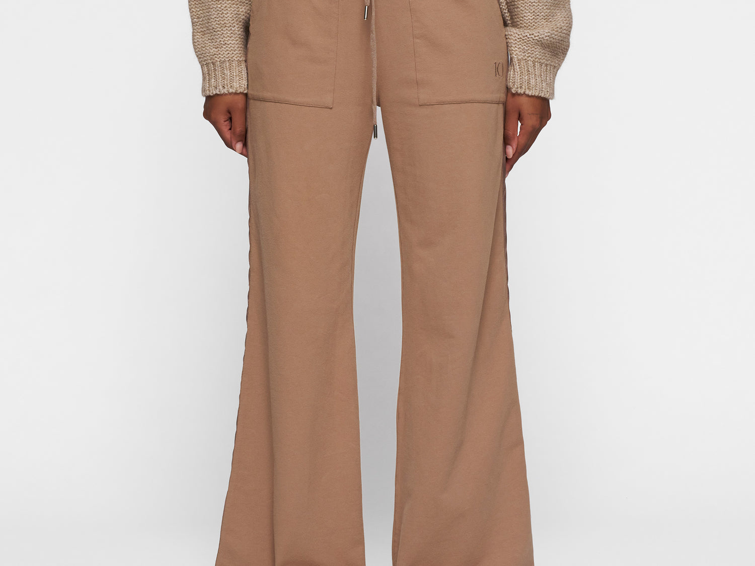 flared jogger | fudge