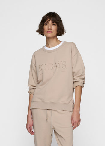 sweater logo | rope