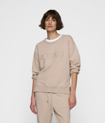 sweater logo | rope