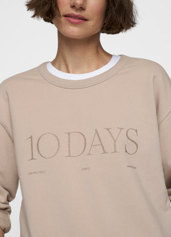 sweater logo | rope