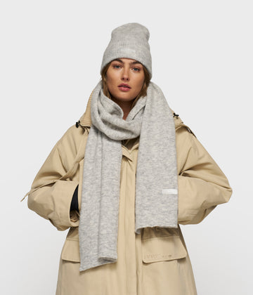 soft hairy knit scarf | light grey melee