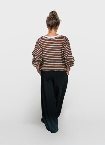 thin v-neck knit sweater | ecru/dark truffle