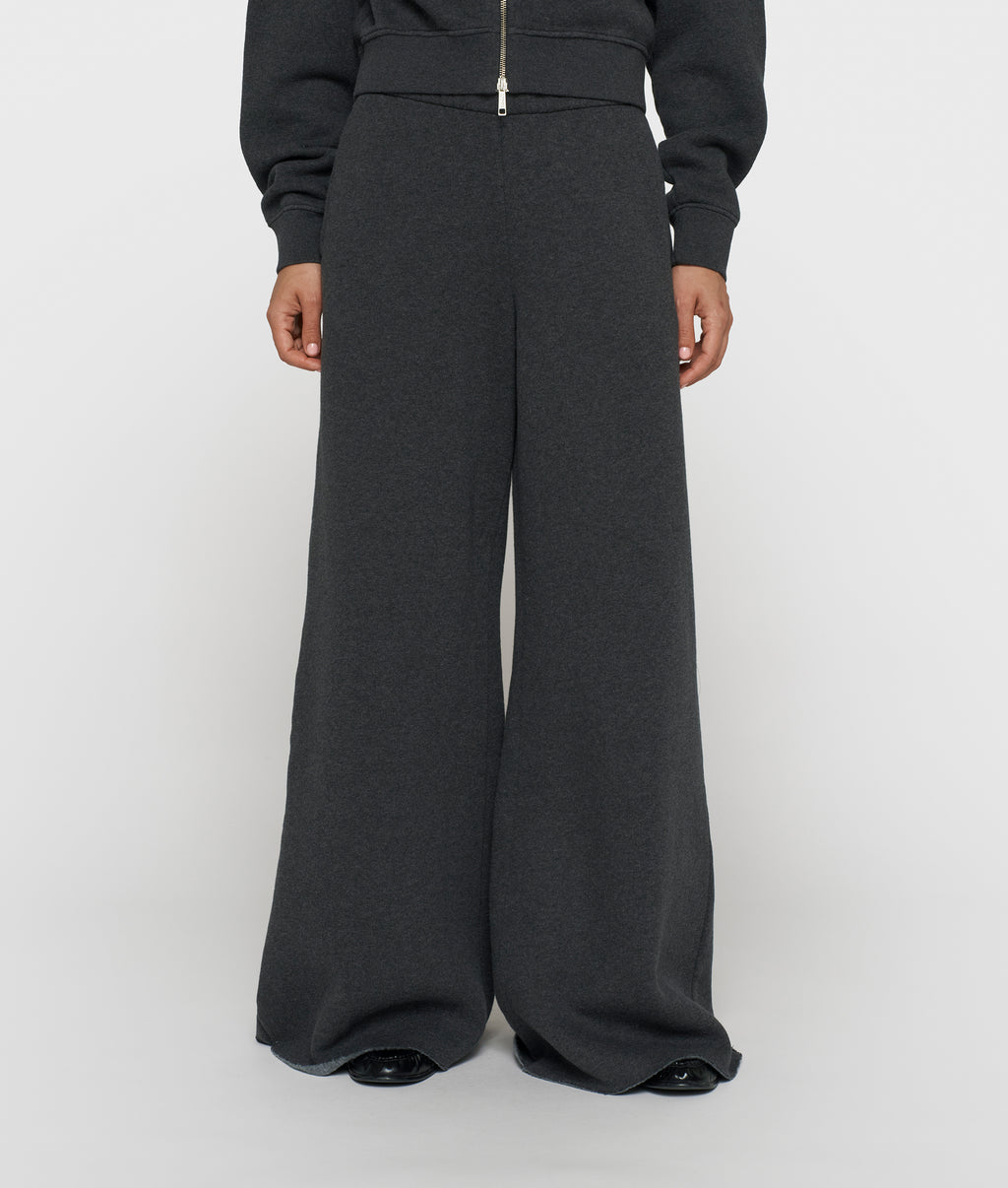 wijde fleece jogger | antra melee