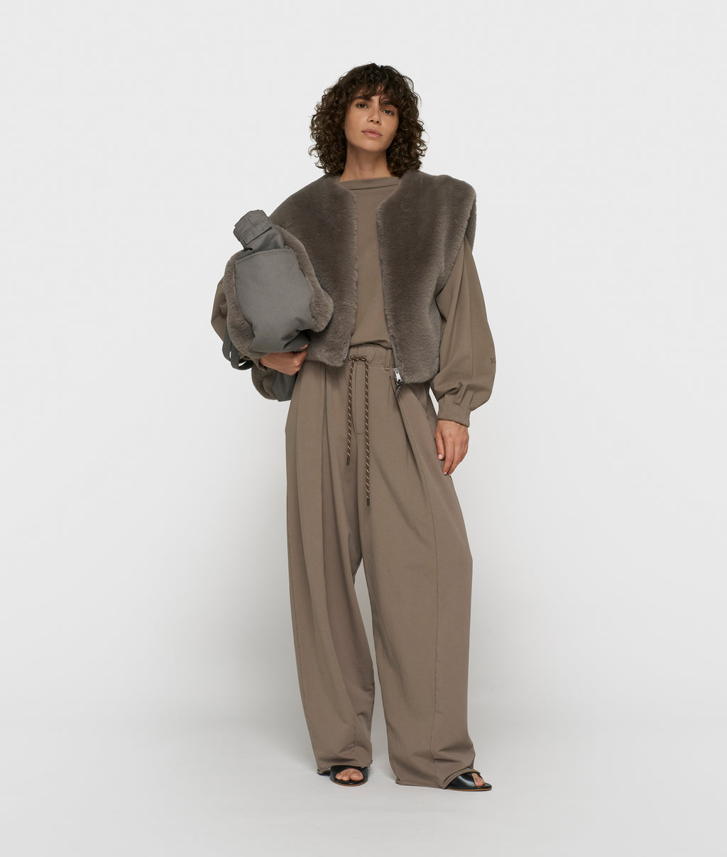 mouwloos fluffy vest | portobello