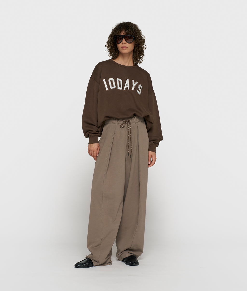 statement sweater met logo | brown