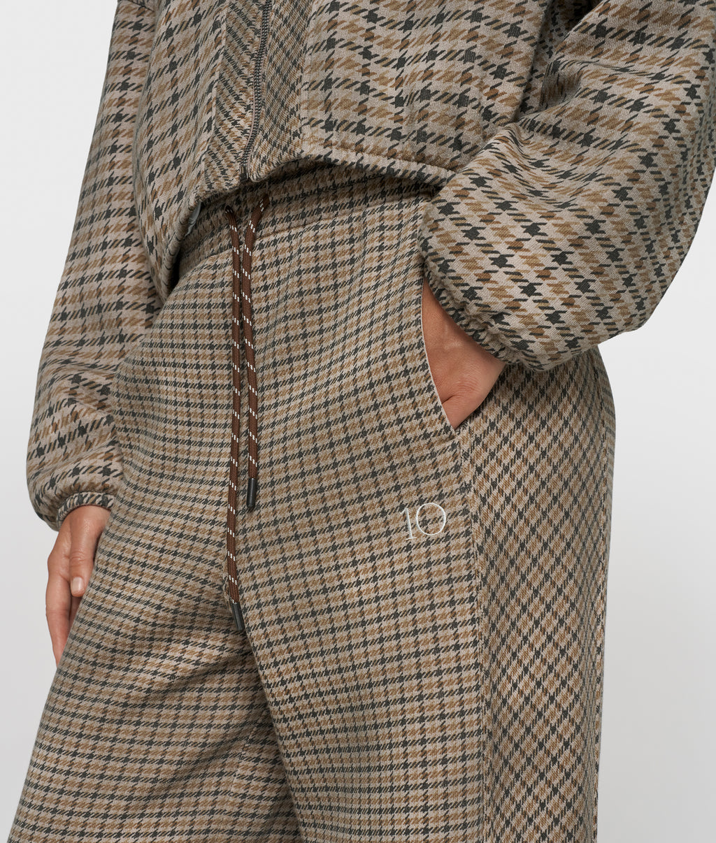 western jogger check | champagne