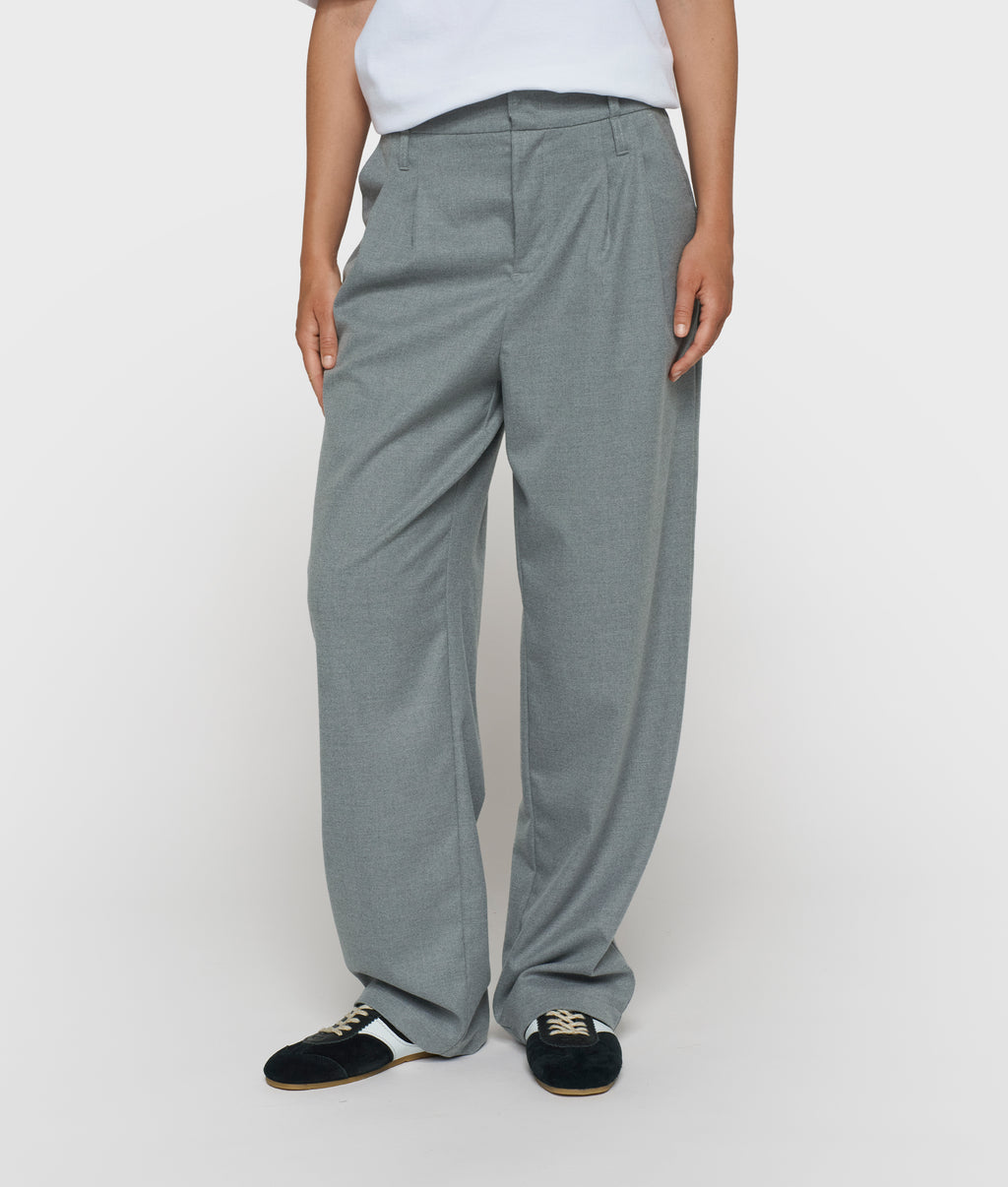 tapared pants | light grey melee
